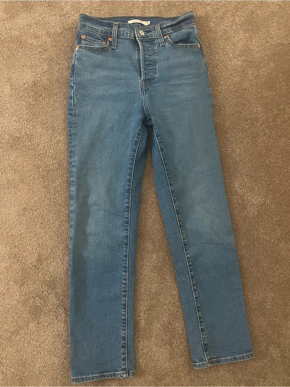 Levi's Women's wedgie Straight Leg Jeans in Medium Blue Wash
